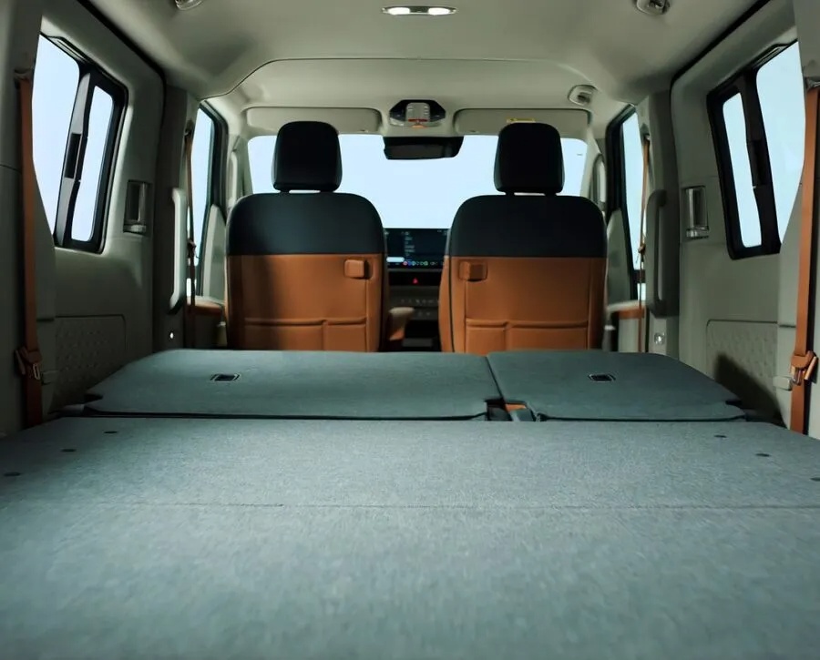 Flexible seating, flexible space with a full-flat floor